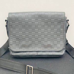 Louis Vuitton District